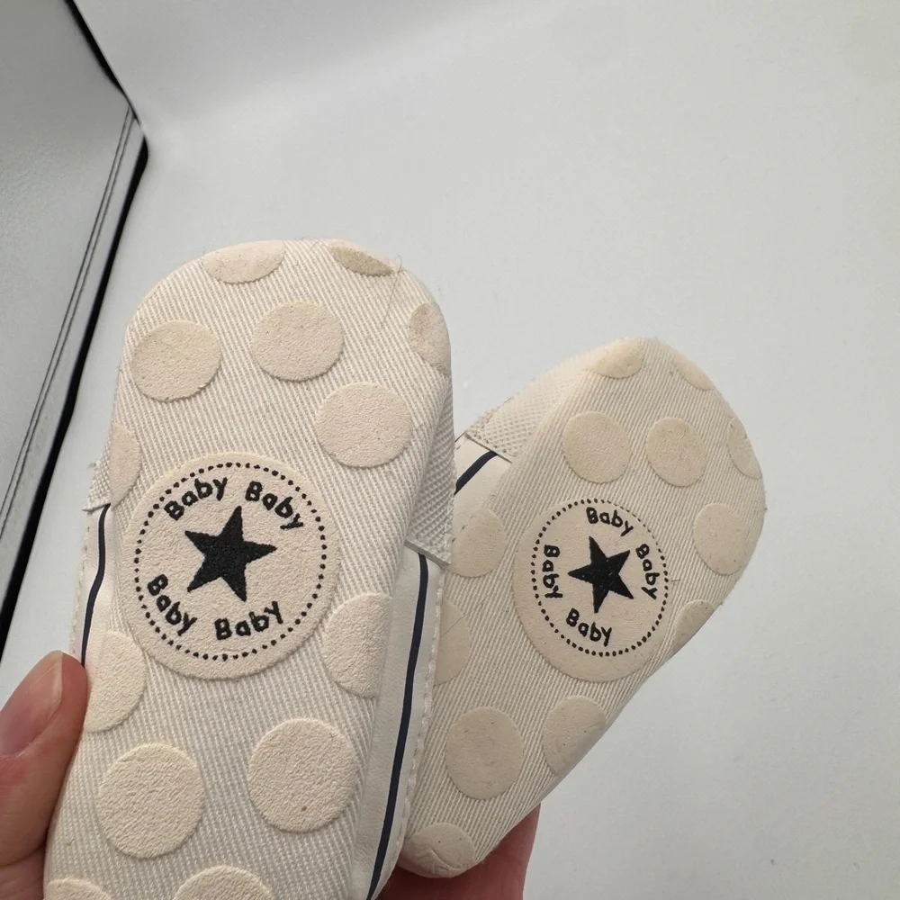NWOT Baby Size 2 Off White Canvas Soft Sneakers Walker Shoes
